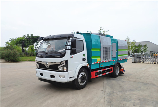 國(guó)六8方東風(fēng)福瑞卡后置吸塵車(chē)